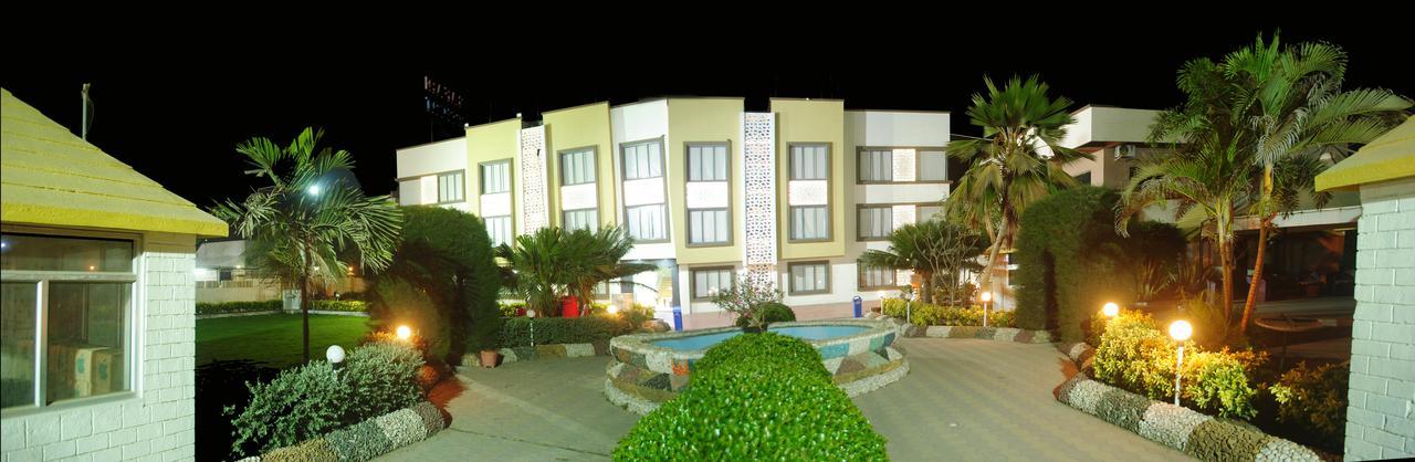 Safari Hotel & Resort Somnāth Exteriér fotografie